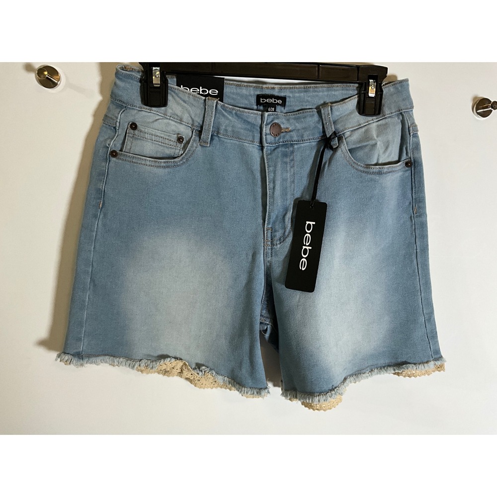 Bebe Womens Light Wash Denim Lace Trim Frayed Hem Jean Shorts BHQ-85-LB Size 6